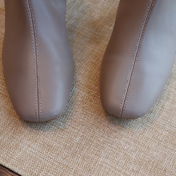 Journee Collection Taupe Ankle Booties Size 8 - Picture 3 of 8